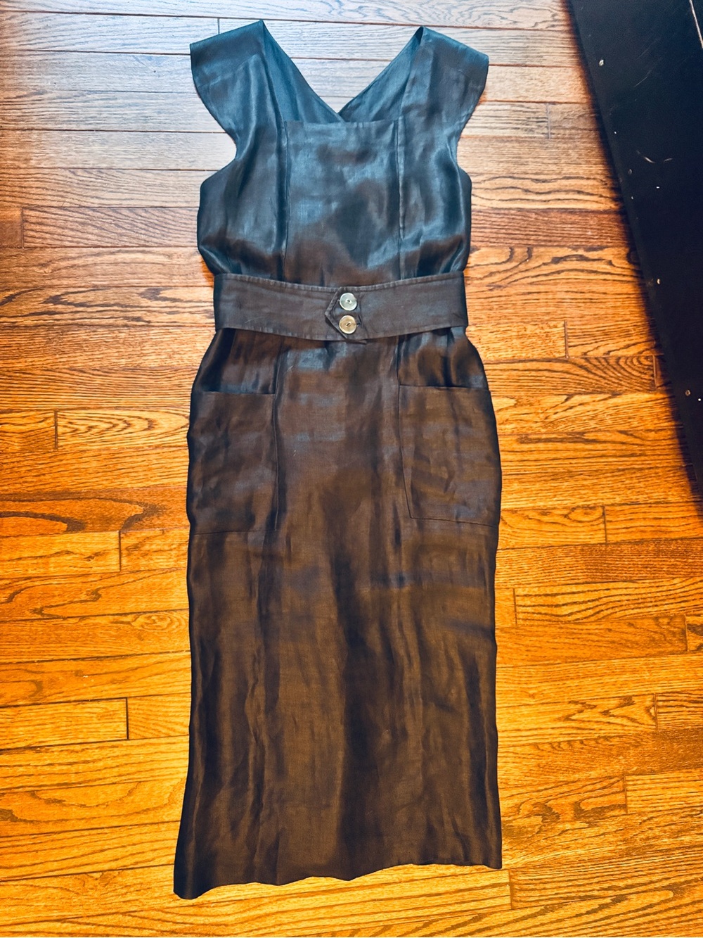 Sleeveless Black Midi Sheath Dress with Buttoned Waist